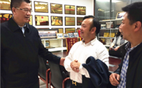 重庆市人大常委会副主任、市总工会主席郑洪一行来英国威廉希尔公司集团视察调研